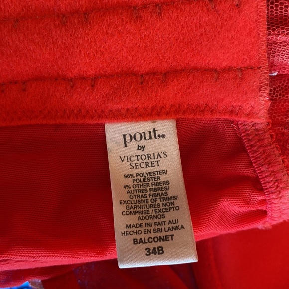 34B 6 hook Pout by Victoria’s Secret Red Silver Snowflake Balconet Lingerie - Picture 9 of 10